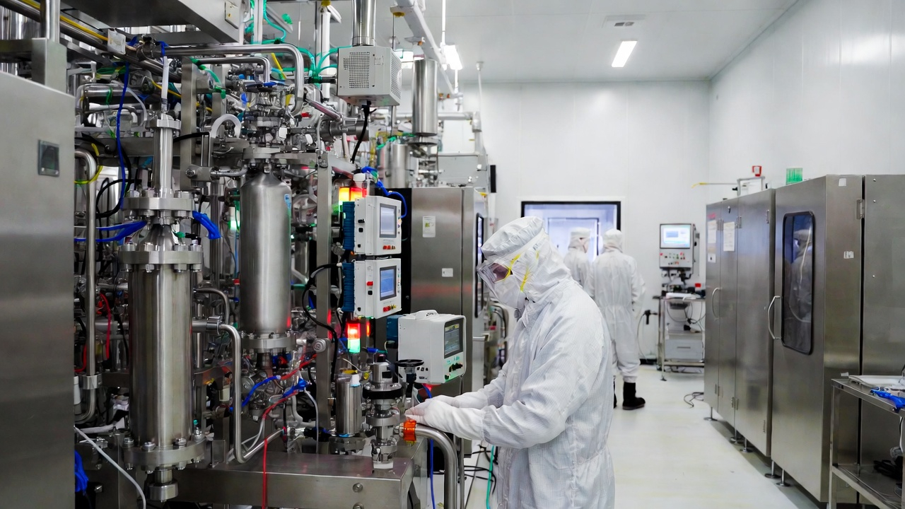 Advanced manufacturing construction — live campus works on an operational facility